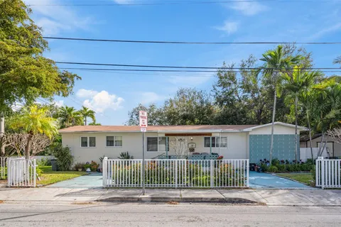 3553 Hibiscus St, Miami FL 33133