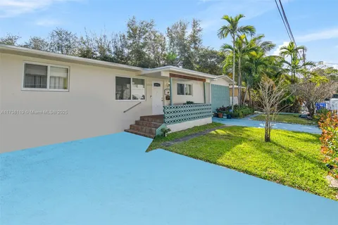 3553 Hibiscus St, Miami FL 33133