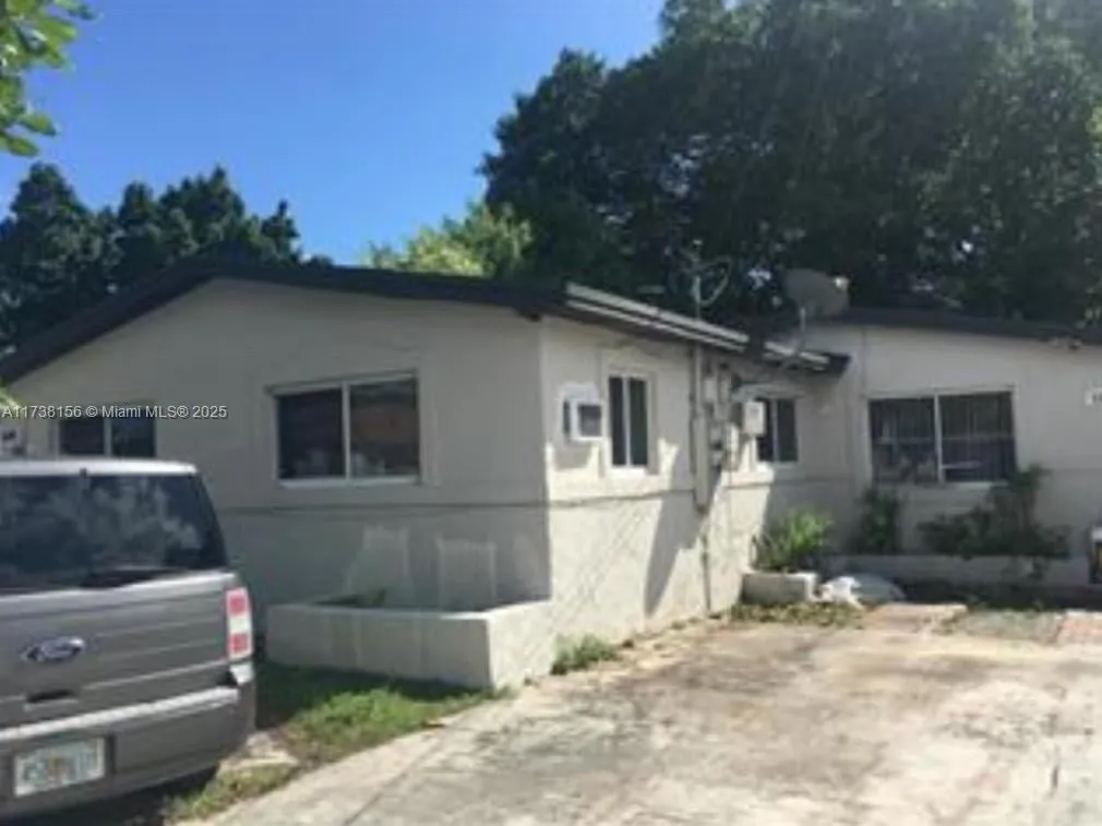 1574 NW 58th St # 1574, Miami FL 33142