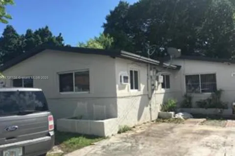 1574 NW 58th St # 1574, Miami FL 33142