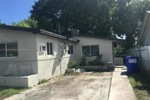 1574 NW 58th St # 1574, Miami FL 33142