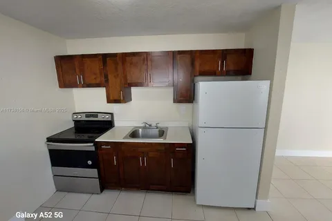 1574 NW 58th St # 1574, Miami FL 33142