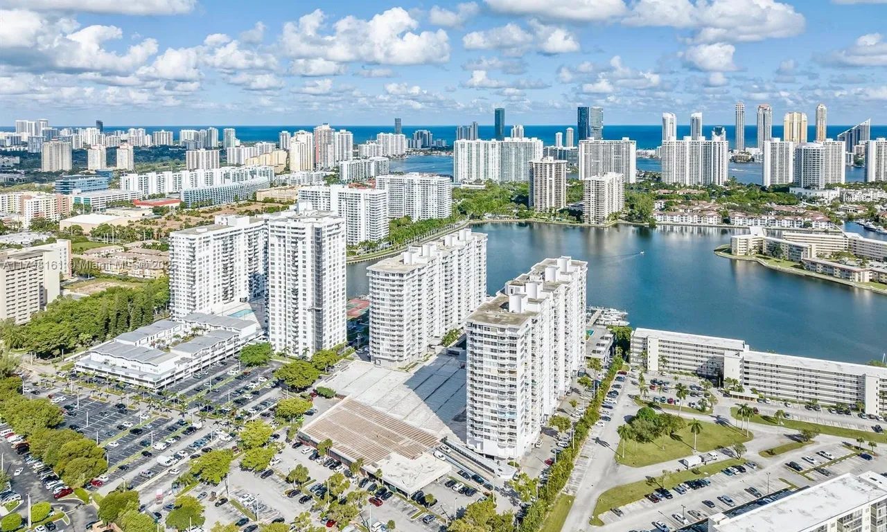 18071 Biscayne Blvd # 1404, Aventura FL 33160