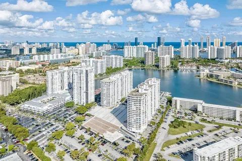 18071 Biscayne Blvd # 1404, Aventura FL 33160