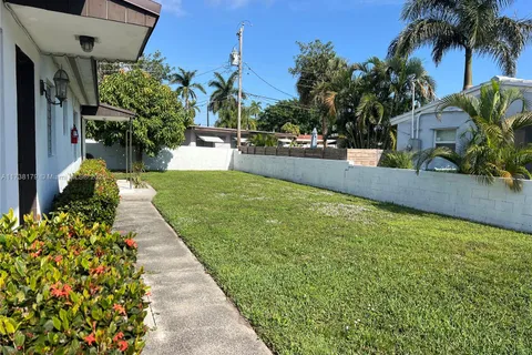 809 NE 2nd St # 2, Hallandale Beach FL 33009