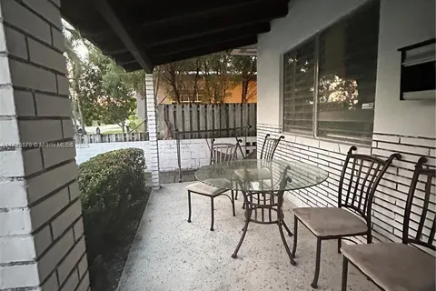 809 NE 2nd St # 2, Hallandale Beach FL 33009