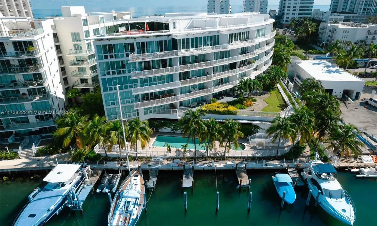 6580 Indian Creek Dr # 205, Miami Beach FL 33141