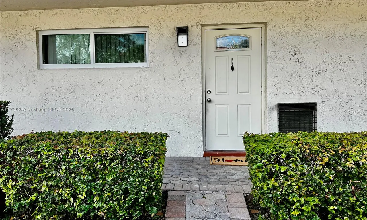 411 S Hollybrook Dr # 105, Pembroke Pines FL 33025