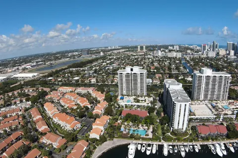 3600 Yacht Club Dr # 304, Aventura FL 33180