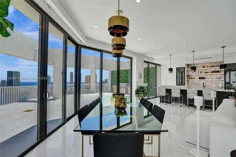 3000 Island Blvd # 4, Aventura FL 33160