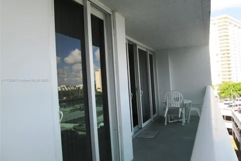 100 Bayview Dr # 530, Sunny Isles Beach FL 33160