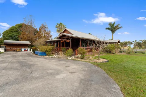 850 Old Us Highway 27, South Bay FL 33493