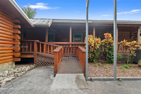850 Old Us Highway 27, South Bay FL 33493