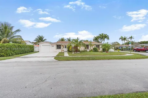 125 NE 205th Ter, Miami Gardens FL 33179