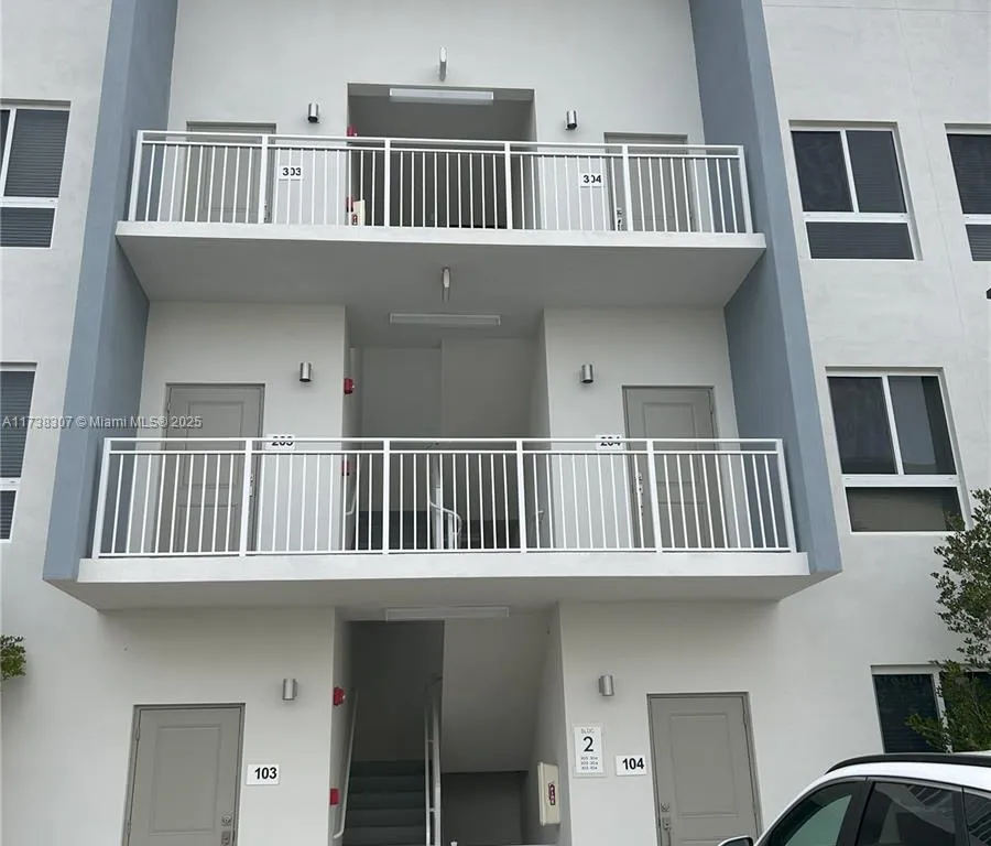 610 NE 2ND ST # 304, Dania Beach FL 33004