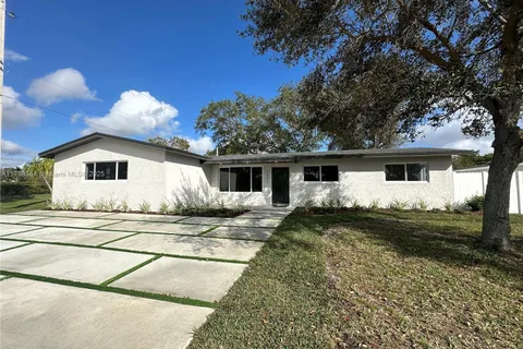 2321 NW 114th Ter, Pembroke Pines FL 33026