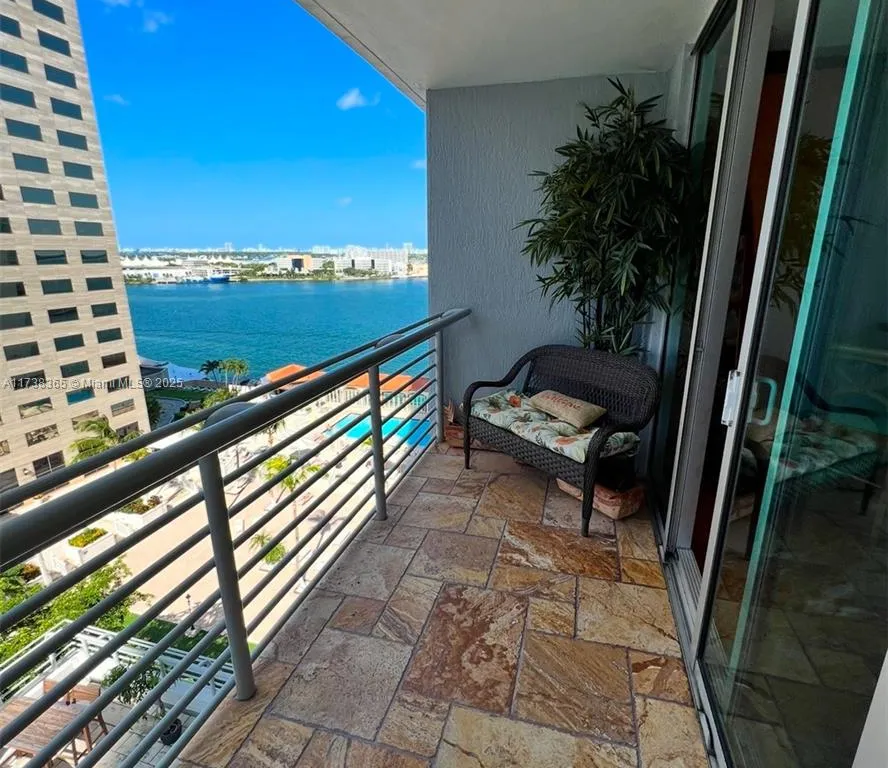 335 S Biscayne Blvd # 1500, Miami FL 33131