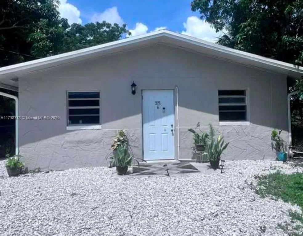 521 20th N St # B, Fort Pierce FL 34950