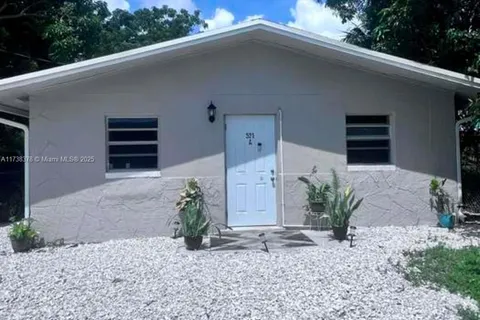 521 20th N St # B, Fort Pierce FL 34950