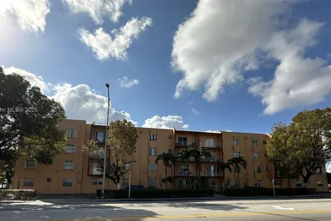 6200 W Flagler St # 303, Miami FL 33144