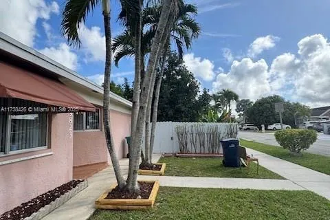 9823 SW 146th Pl, Miami FL 33186