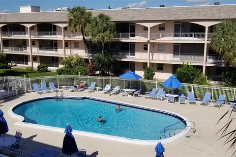 541 Blue Heron Dr # 111, Hallandale Beach FL 33009
