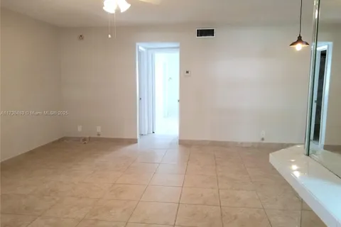 541 Blue Heron Dr # 111, Hallandale Beach FL 33009