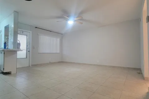541 Blue Heron Dr # 111, Hallandale Beach FL 33009
