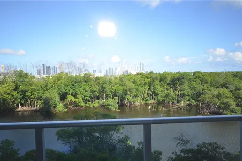 16385 Biscayne Blvd # 518, North Miami Beach FL 33160
