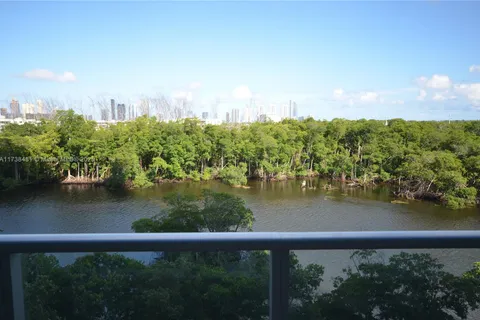 16385 Biscayne Blvd # 518, North Miami Beach FL 33160