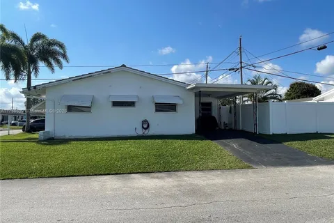 2701 NW 52nd Ct, Tamarac FL 33309