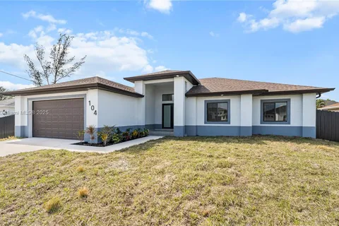 104 SW 34th PL, Cape Coral FL 33991