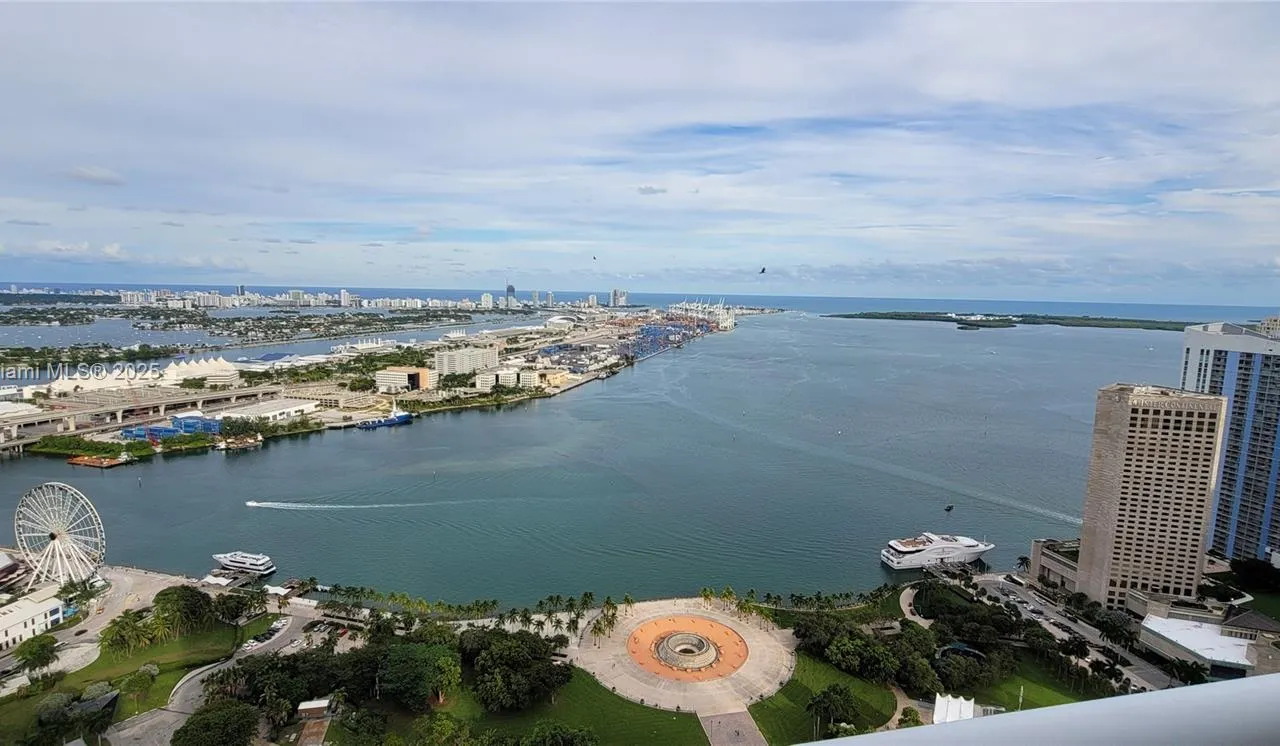 50 Biscayne Blvd # 5202, Miami FL 33132