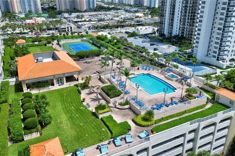 3020 NE 32nd Ave # 817, Fort Lauderdale FL 33308