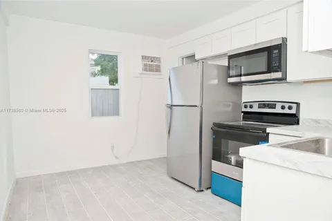 1323 N Federal Hwy # 1, Hollywood FL 33020