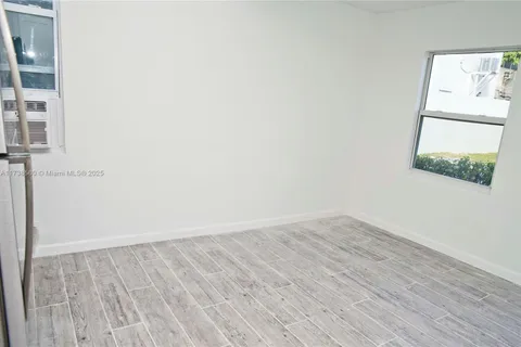 1323 N Federal Hwy # 1, Hollywood FL 33020