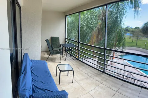 2312 S Cypress Bend Dr # 308, Pompano Beach FL 33069