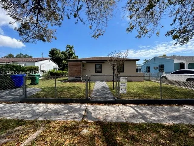 1461 NW 33rd Ave, Miami FL 33125