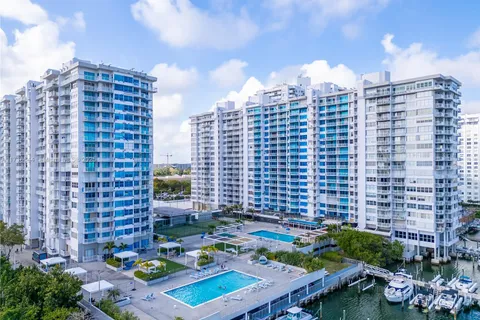 18081 Biscayne Blvd # 803, Aventura FL 33160