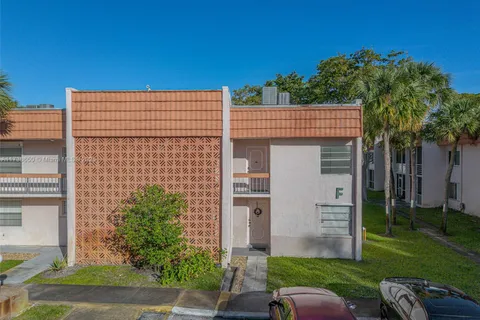 7610 Stirling Rd # 207F, Davie FL 33024