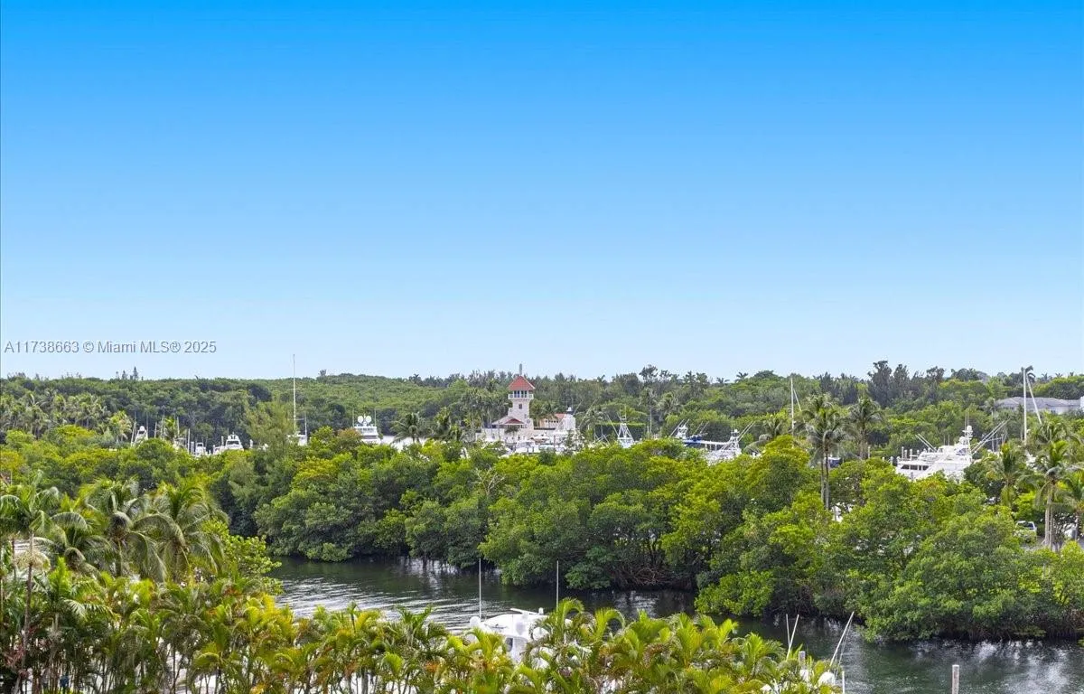 10 Edgewater Dr # 5D, Coral Gables FL 33133