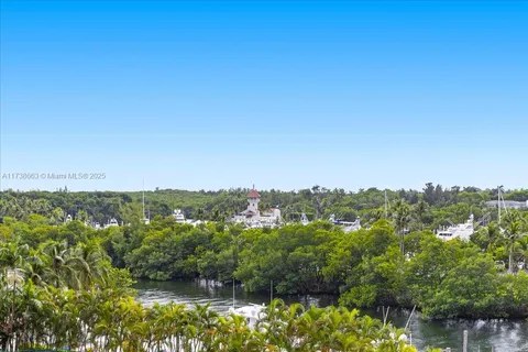 10 Edgewater Dr # 5D, Coral Gables FL 33133