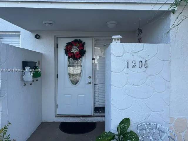 1206 Seaview # 1206, North Lauderdale FL 33068