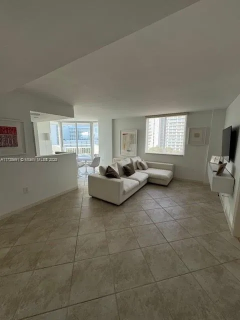 1621 Bay Rd # 708, Miami Beach FL 33139