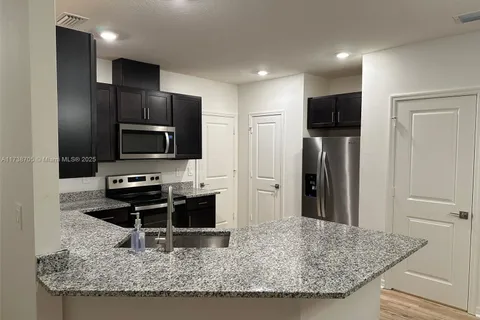 752 Stoney Pionte # 1, Davenport FL 33896