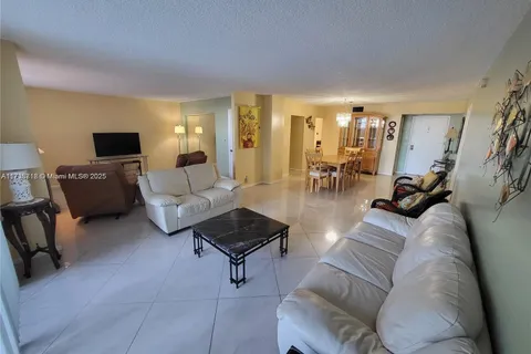 3800 S Ocean Dr # 325, Hollywood FL 33019