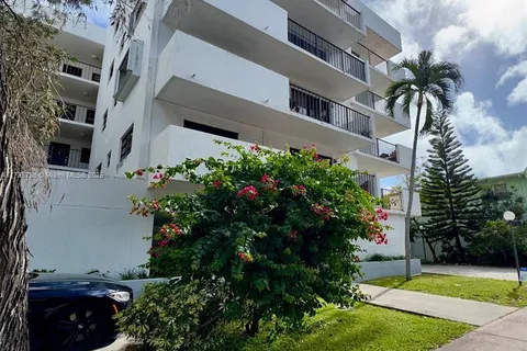 8255 Abbott Ave # 208, Miami Beach FL 33141