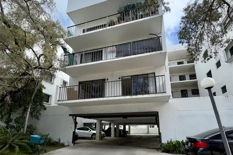 8255 Abbott Ave # 208, Miami Beach FL 33141