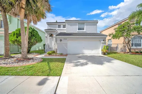 2324 NW 157th Ave, Pembroke Pines FL 33028