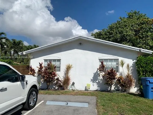 101 NW 56th Ct # 2, Oakland Park FL 33309
